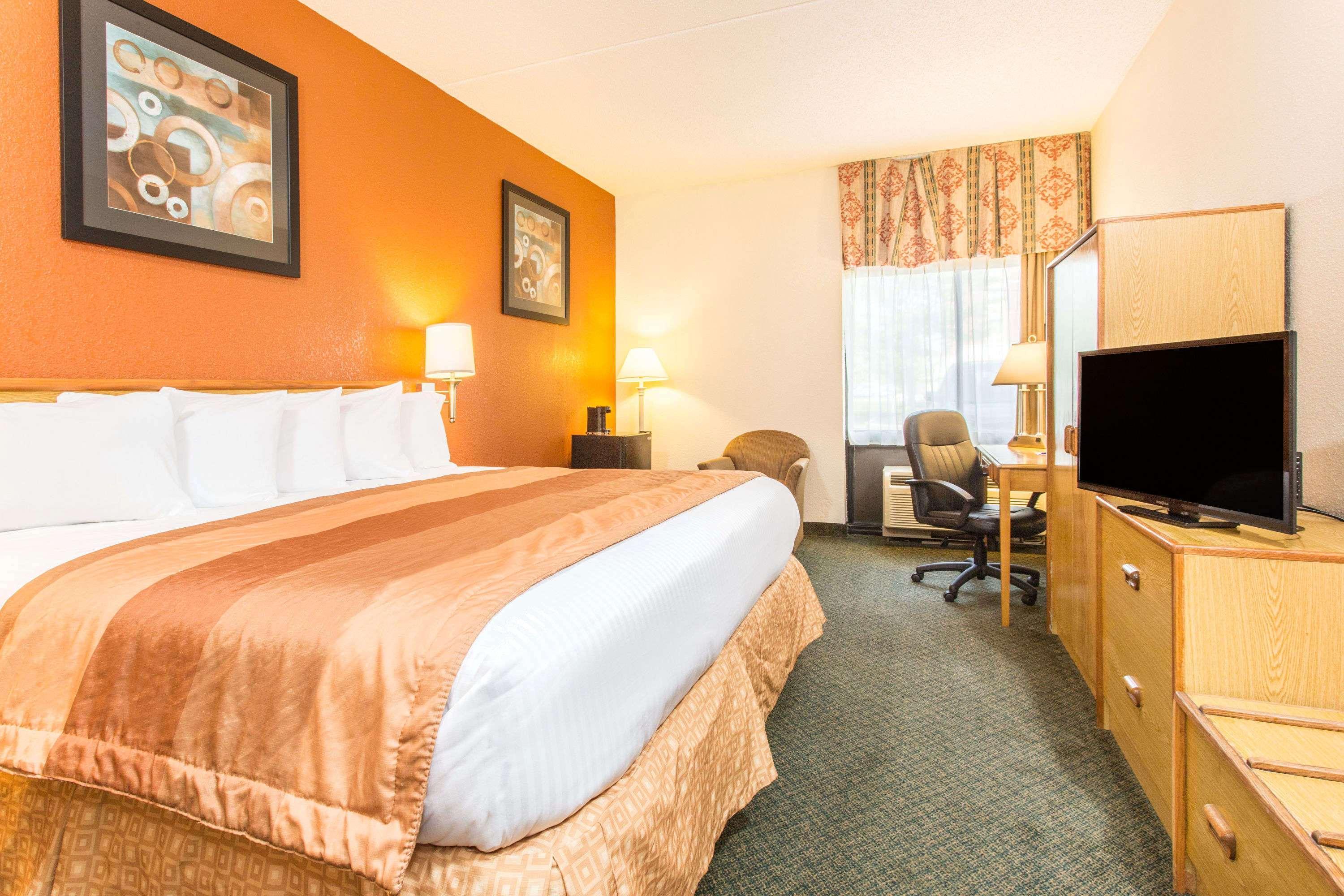 Baymont By Wyndham Cincinnati Шаронвилл Экстерьер фото